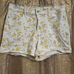 Judy Blue Boho White Yellow Floral Flower Print Stretchy Jean Shorts XL